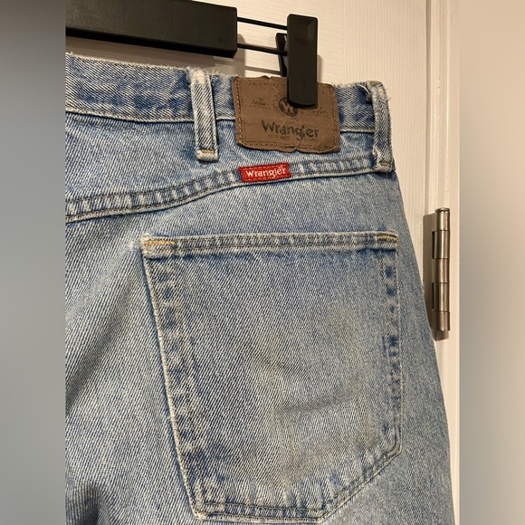 Wrangler Men’s Light Wash Distressed Cotton Denim Jeans Size 36x30 - Picture 6 of 12